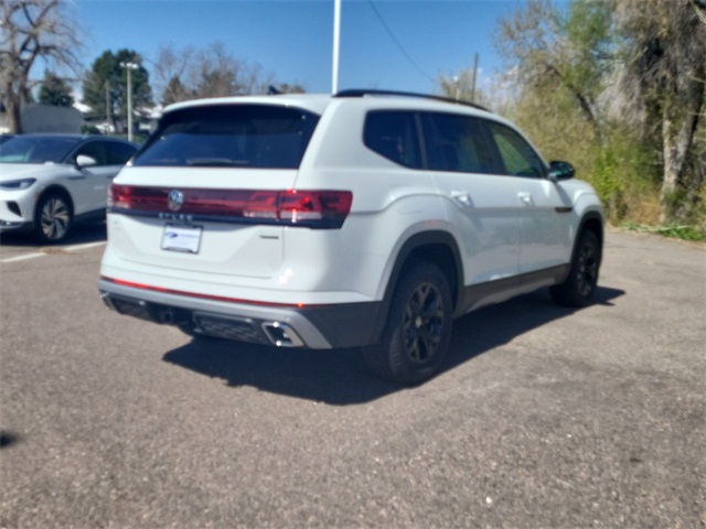 2025 Volkswagen Atlas Peak Edition SE photo 4