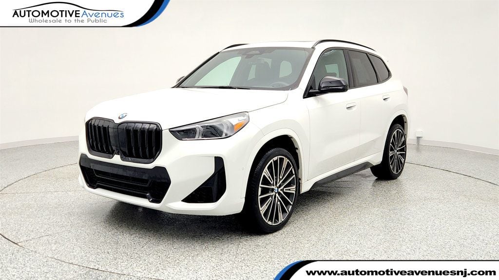 2023 BMW X1 28i's photo