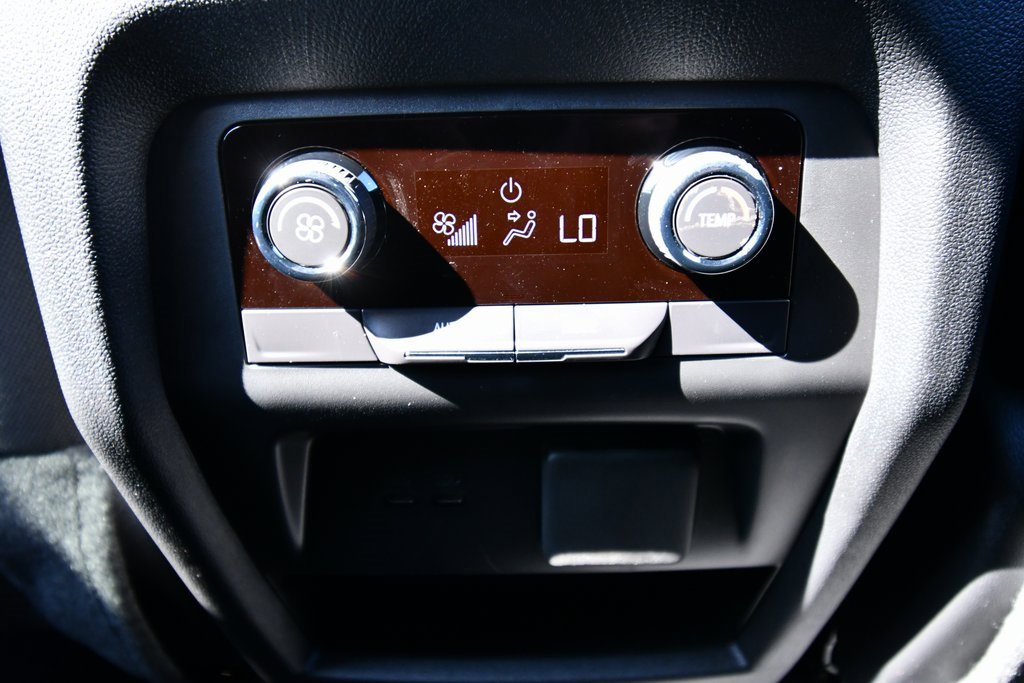 2026 Chevrolet Traverse photo 16
