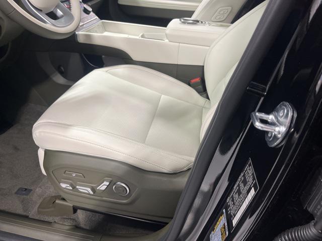 2025 Hyundai Santa Fe photo 3