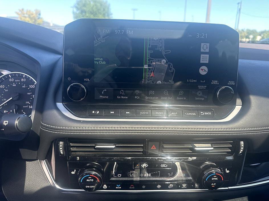 2022 Nissan Rogue SL photo 12
