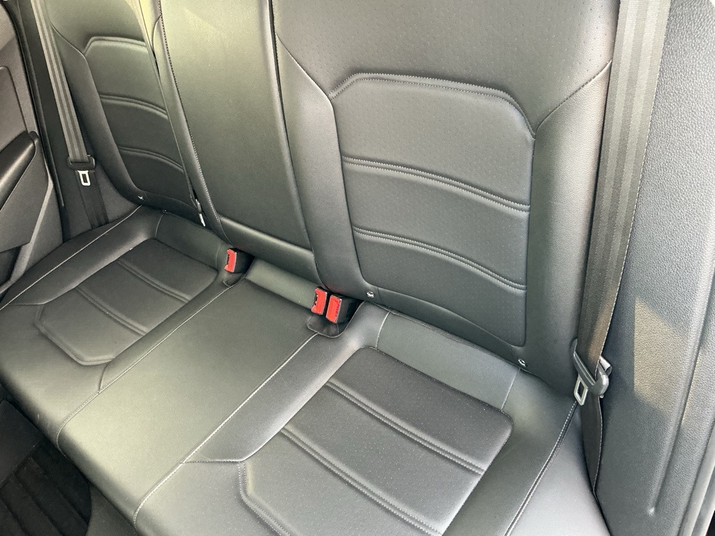 2021 Volkswagen Passat 2.0T SE photo 32