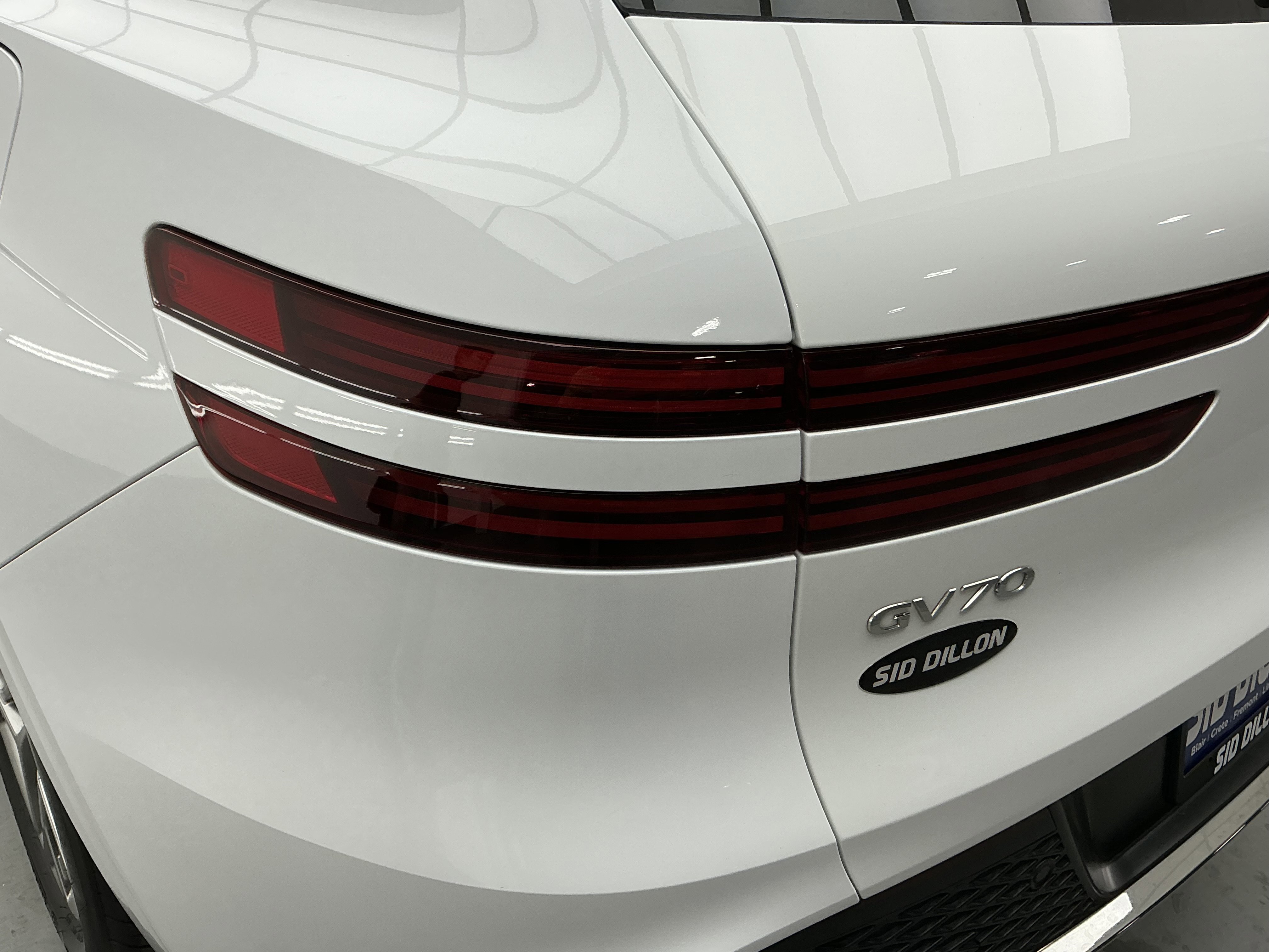 2025 Genesis GV70 2.5T photo 3