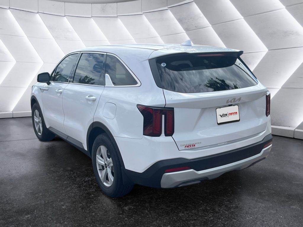 2025 Kia Sorento LX photo 6