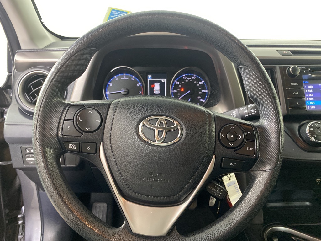 2018 Toyota RAV4 LE photo 16
