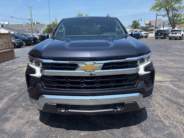 2022 Chevrolet Silverado 1500 LT photo 2
