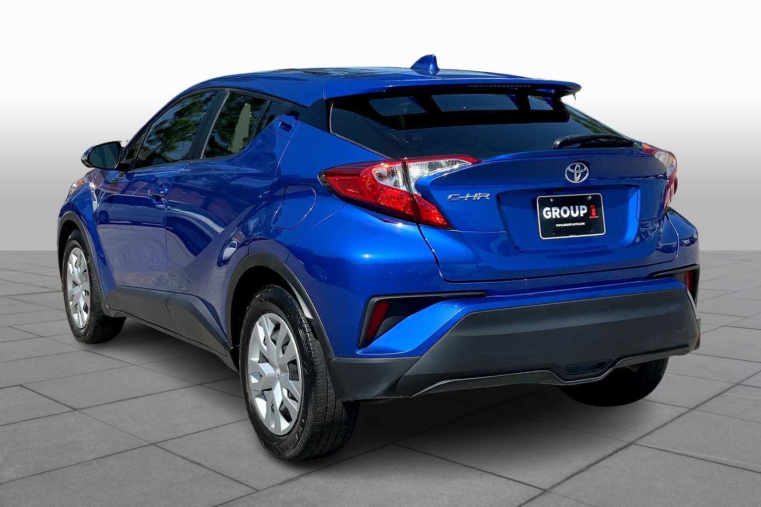 2020 Toyota C-HR LE photo 10