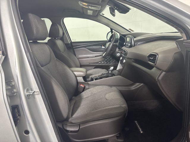2019 Hyundai Santa Fe SE photo 4