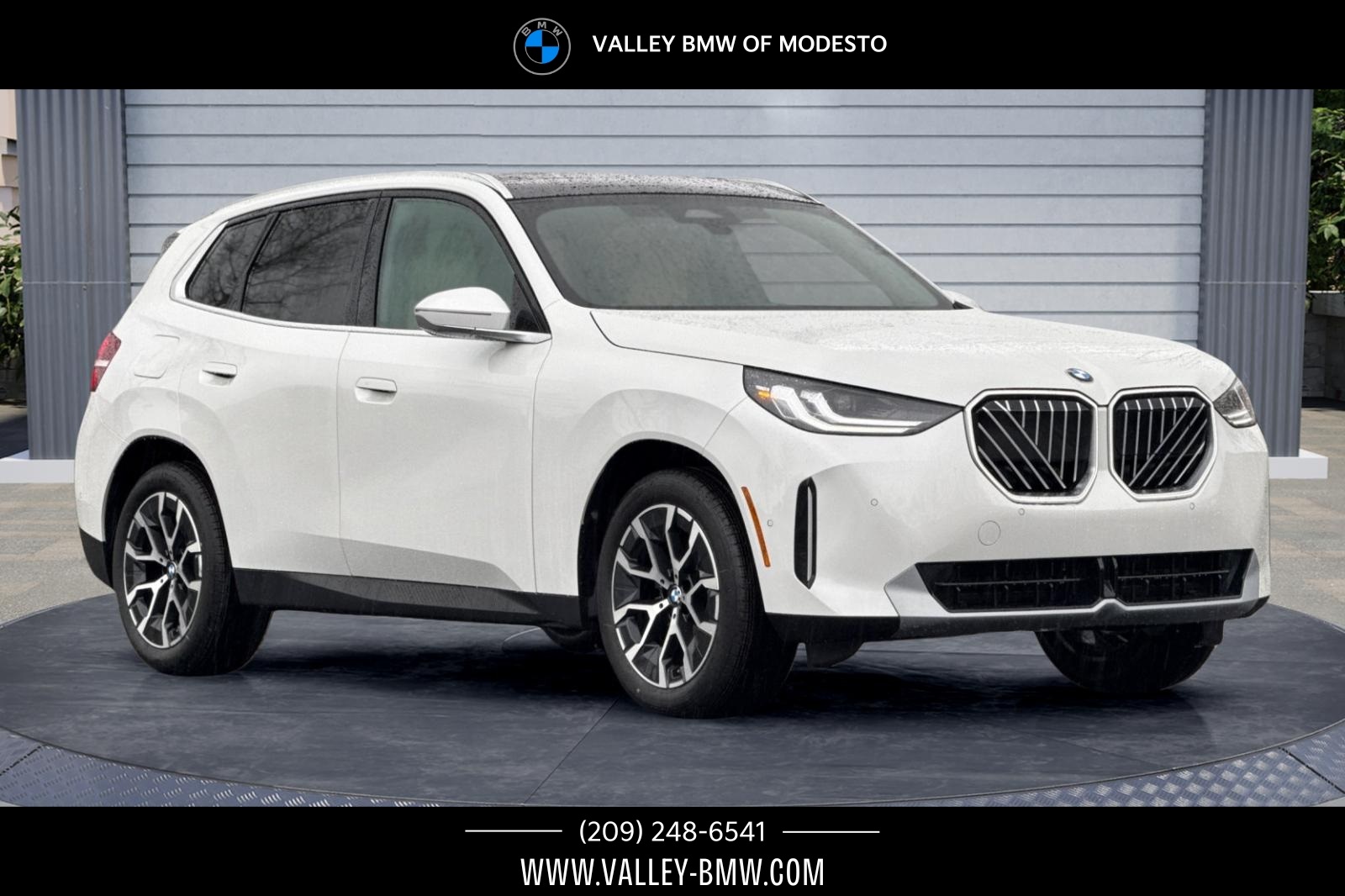 2026 BMW X3 30's photo