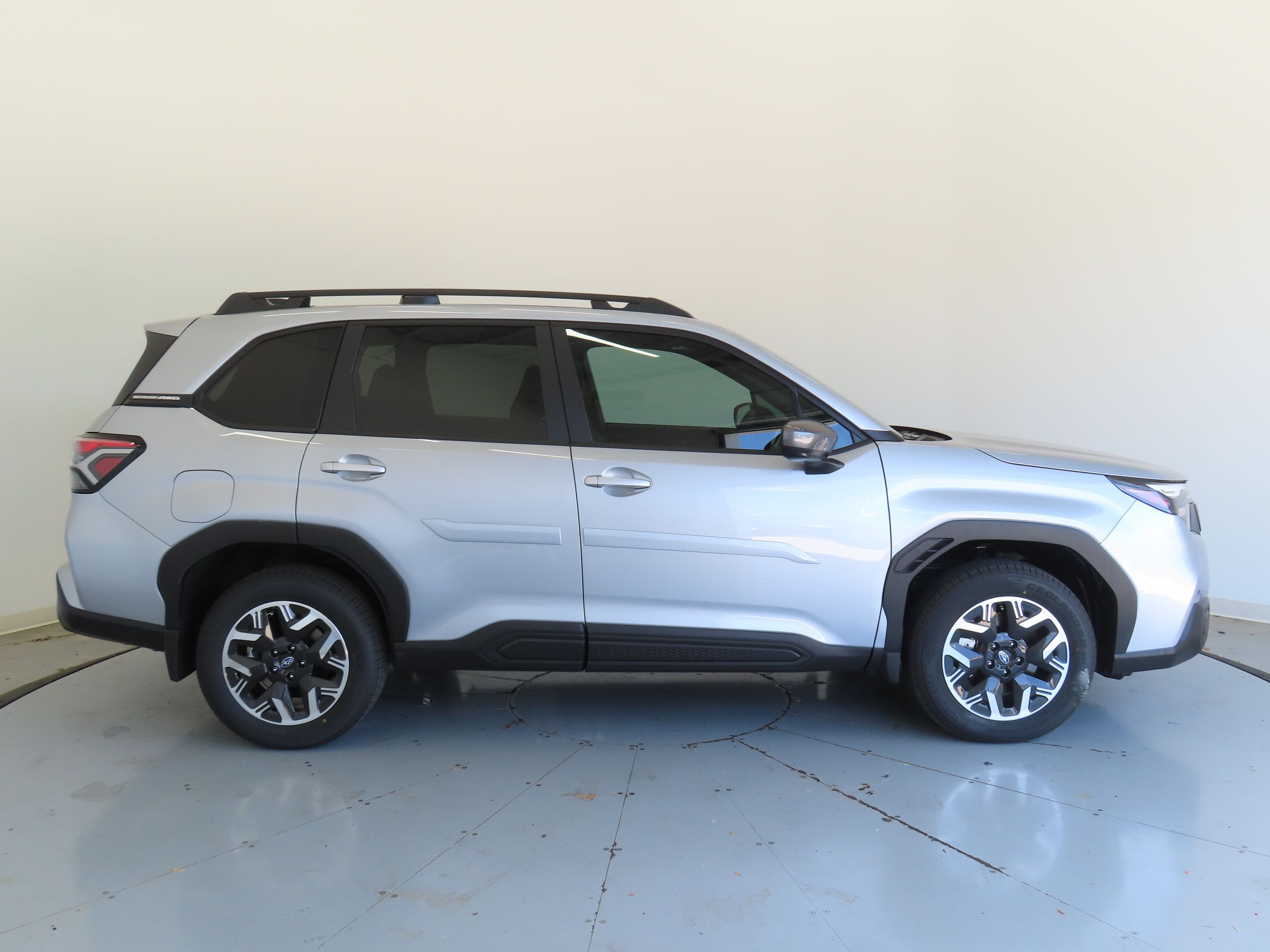 2025 Subaru Forester Premium Base photo 2