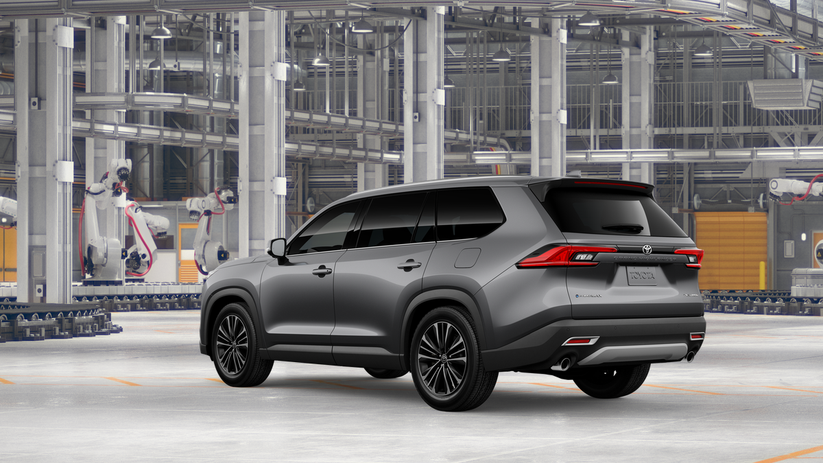 2026 Toyota Highlander Hybrid Platinum photo 3