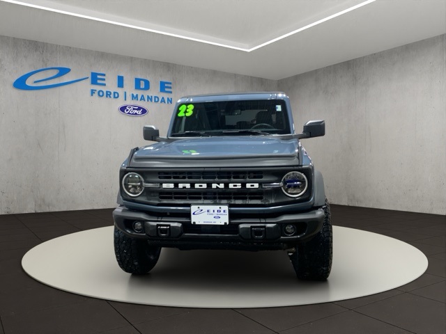2023 Ford Bronco Black Diamond photo 2