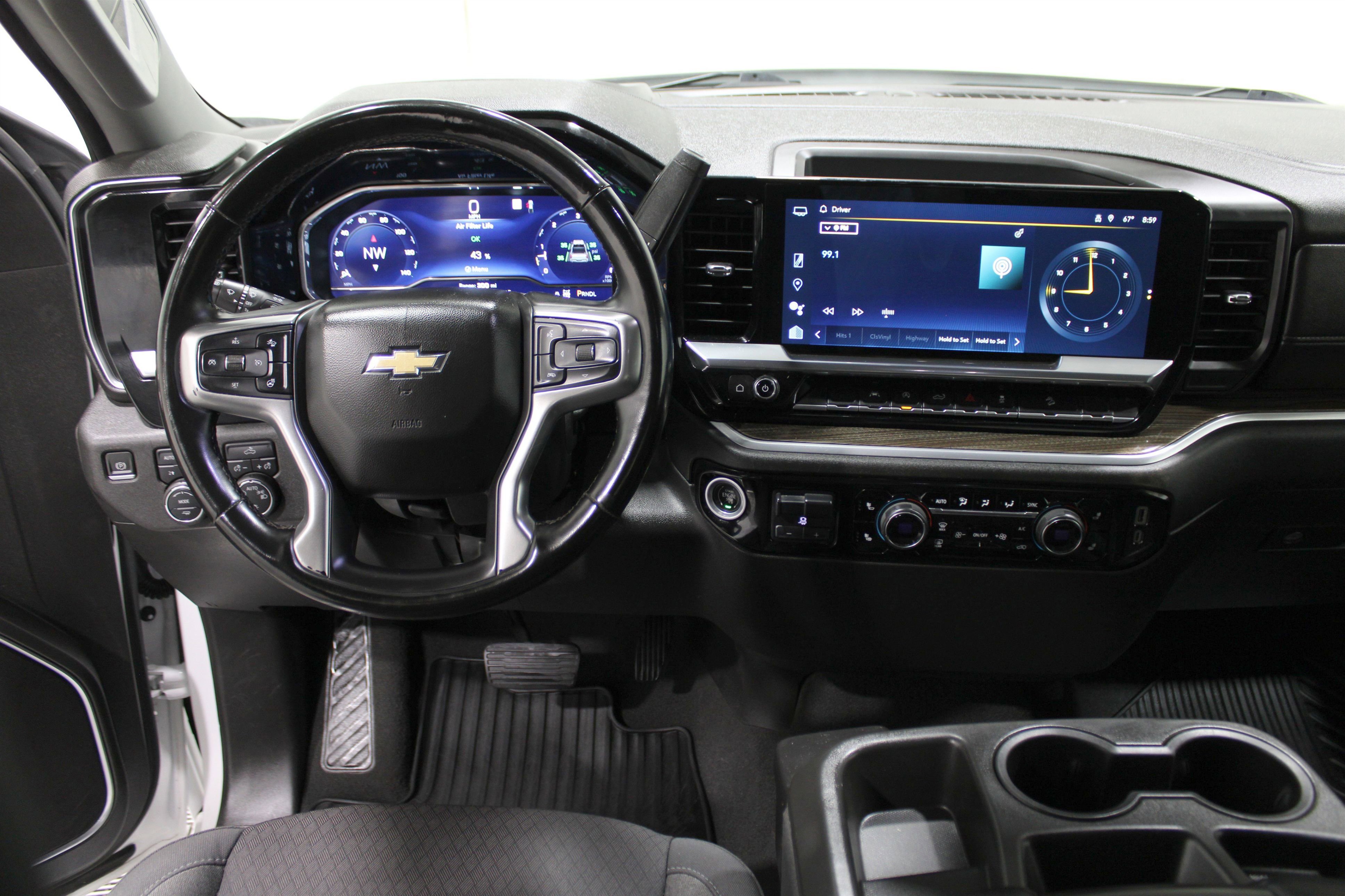 2023 Chevrolet Silverado 1500 LT photo 2