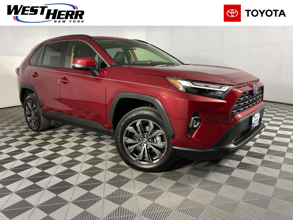 2022 Toyota RAV4 XLE Premium's photo