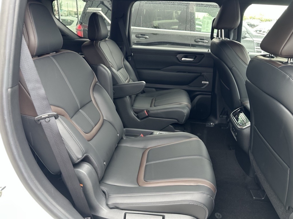2026 Nissan Armada SL photo 25