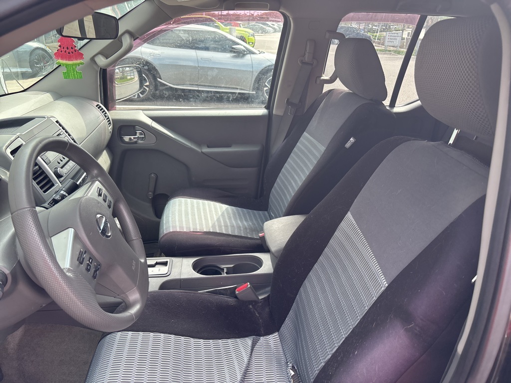 2015 Nissan Frontier S photo 10