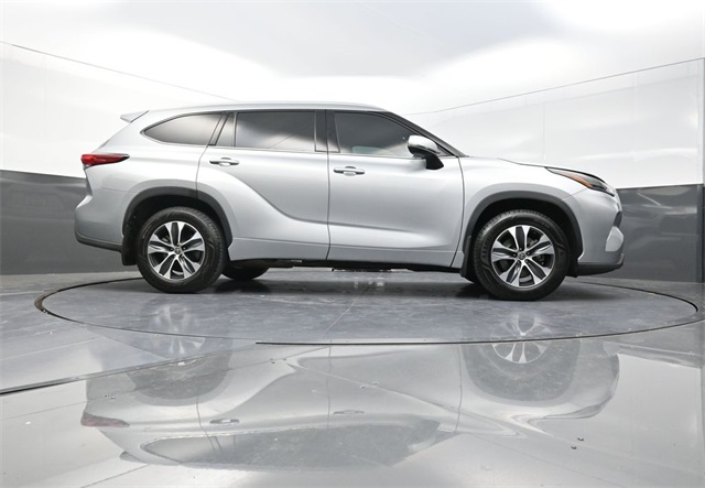 2022 Toyota Highlander XLE photo 33