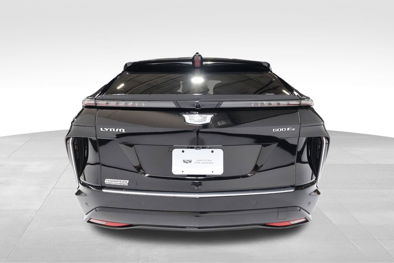 2024 Cadillac Lyriq photo 3