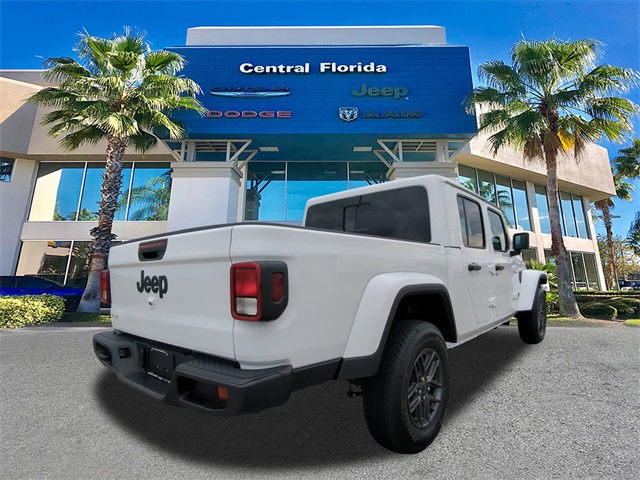 2025 Jeep Gladiator Sport S photo 2