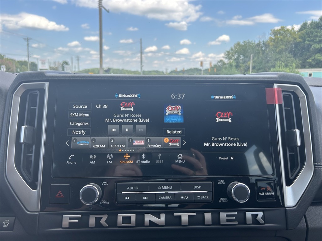2025 Nissan Frontier Crew Cab SV photo 15