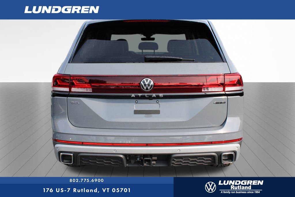 2024 Volkswagen Atlas Peak Edition SEL photo 4