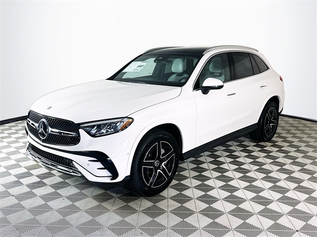2026 Mercedes Benz GLC 300 photo 2