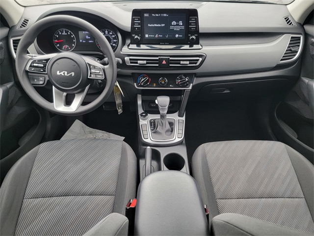 2023 Kia Seltos LX photo 17