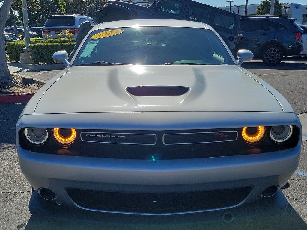 2023 Dodge Challenger R/T photo 18