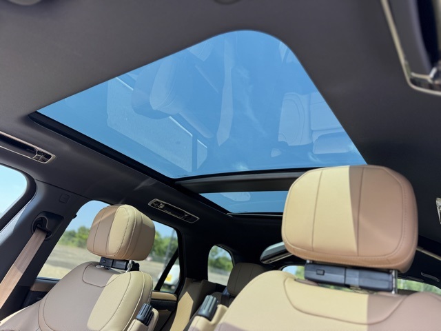 2025 Land Rover Range Rover Sport SE photo 15