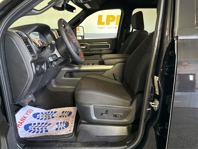 2025 Ram 2500 Big Horn photo 8