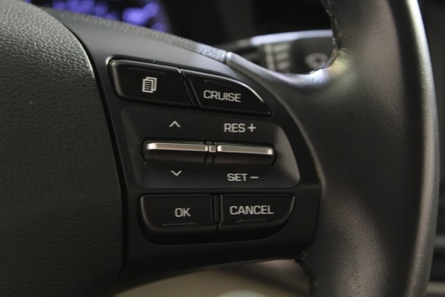 2020 Hyundai Elantra Value Edition photo 17