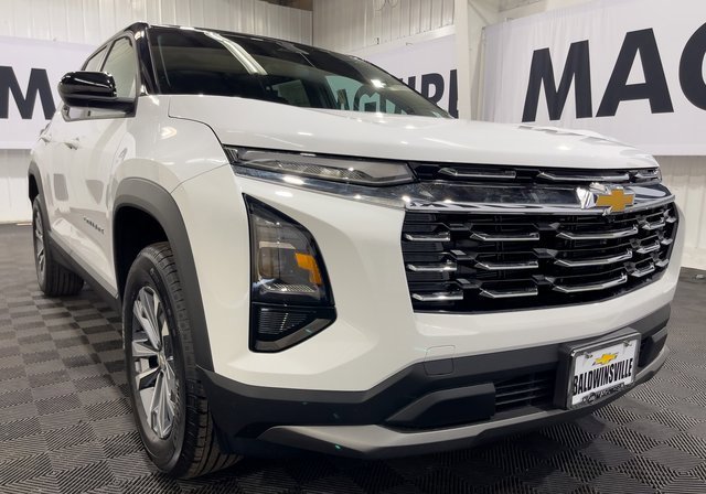 2026 Chevrolet Equinox LT photo 3