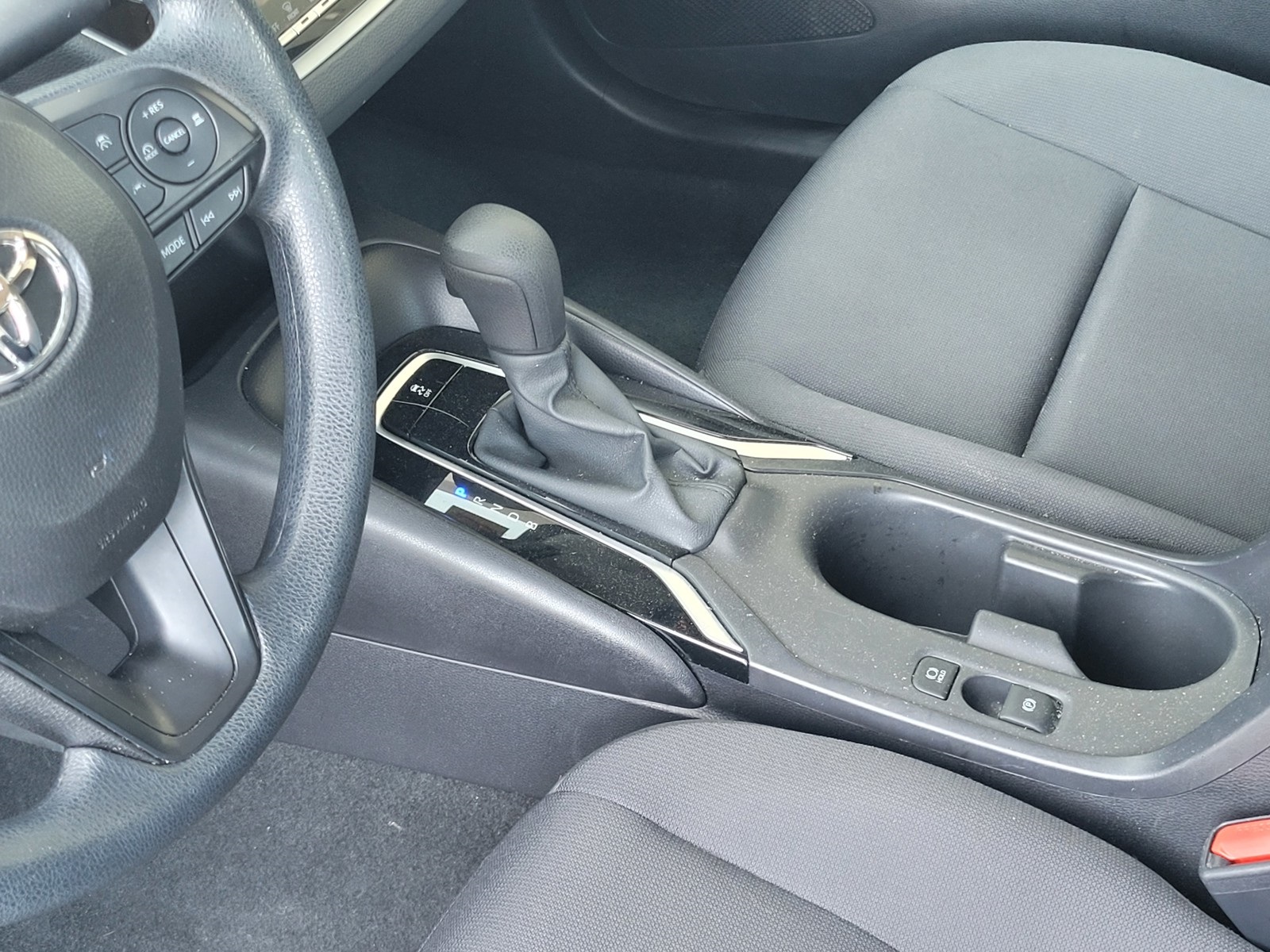 2024 Toyota Corolla LE photo 18