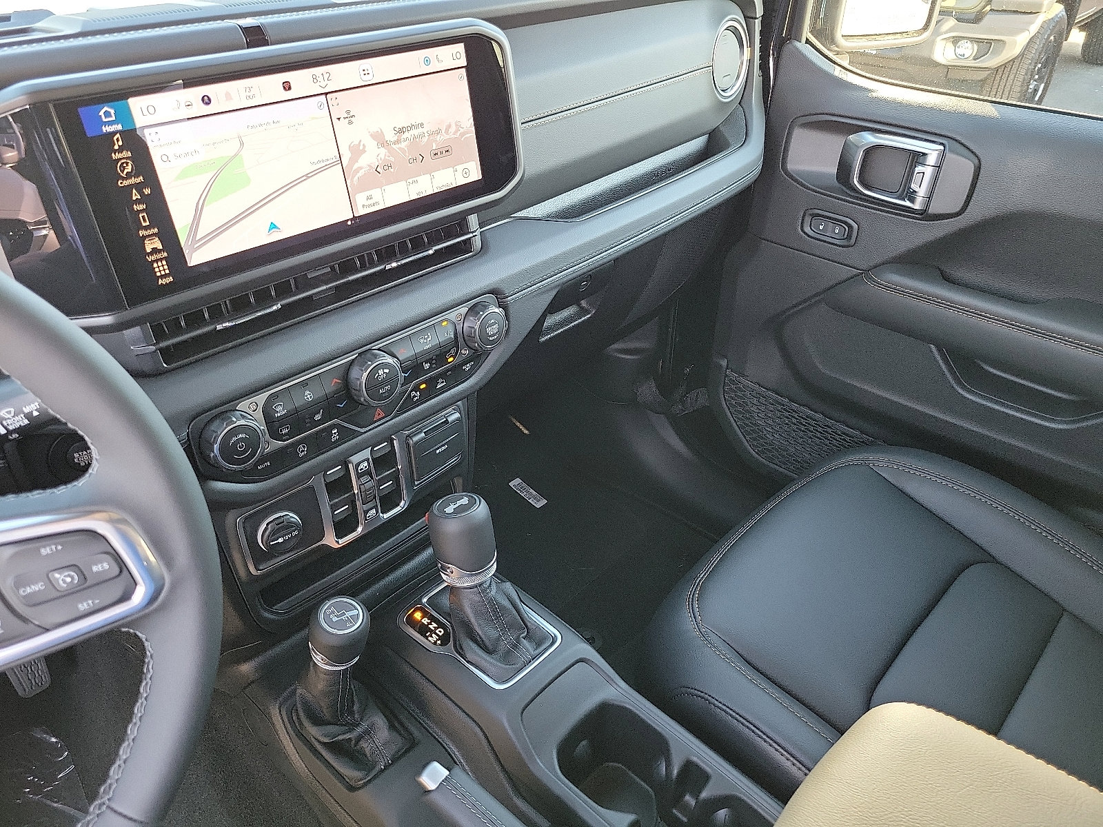 2025 Jeep Wrangler Sahara photo 12