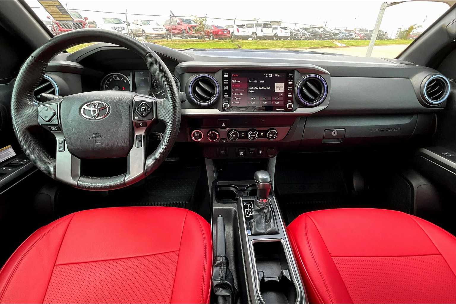 2020 Toyota Tacoma TRD photo 13