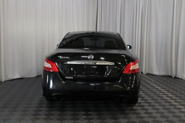 2010 Nissan Maxima SV photo 3