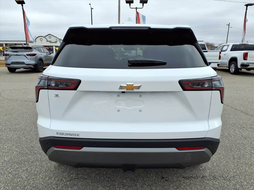 2026 Chevrolet Equinox LT photo 3