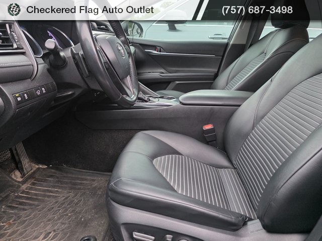 2019 Toyota Camry SE photo 8