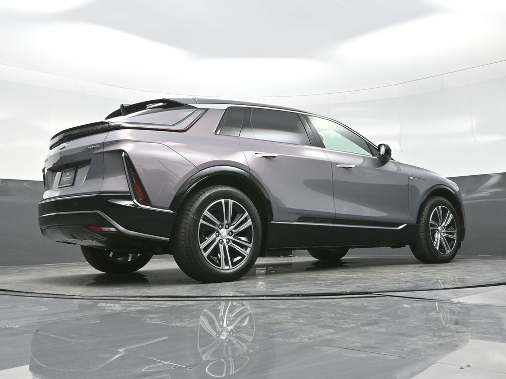 2025 Cadillac Lyriq Luxury photo 22