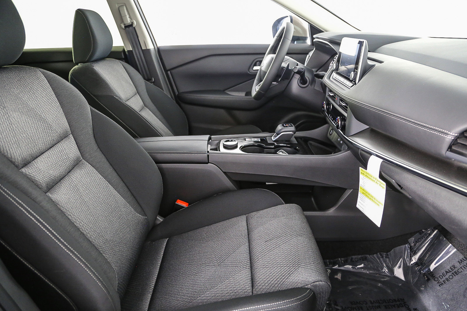 2025 Nissan Rogue SV photo 18