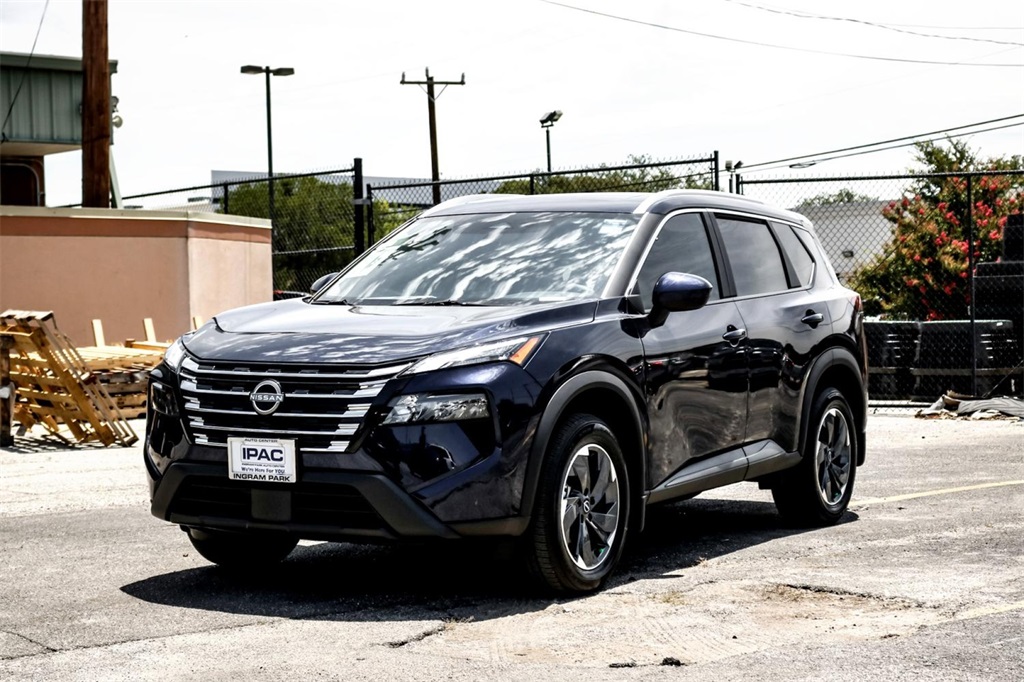 2025 Nissan Rogue SV photo 6