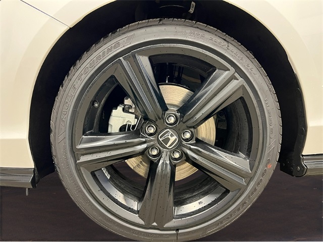 2025 Honda Accord Hybrid Sport-L photo 9