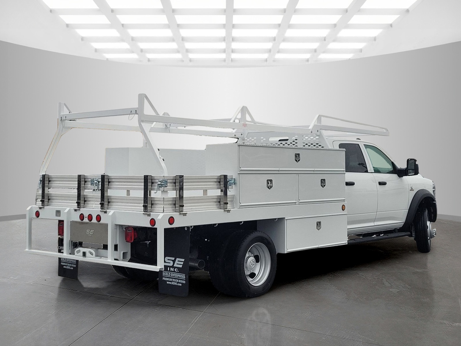 2026 Ram 5500 Tradesman photo 4