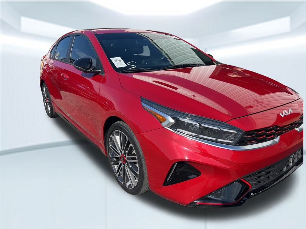 2022 Kia Forte GT photo 2