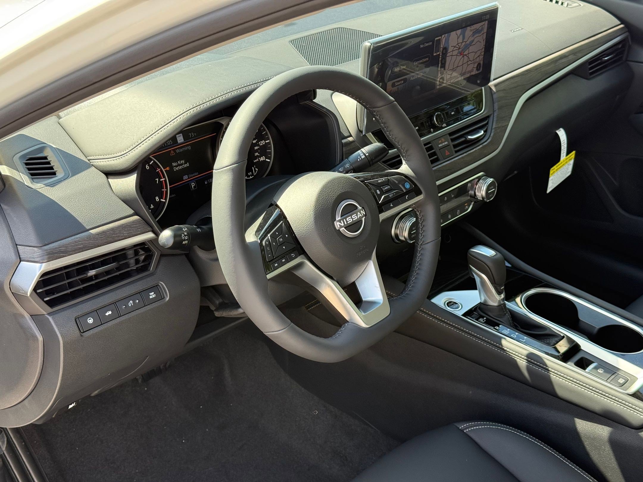 2025 Nissan Altima SL photo 3