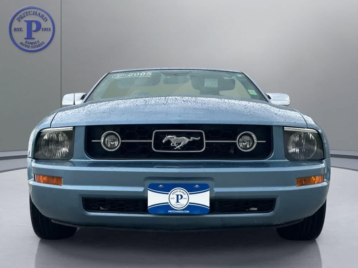 Used 2005 Ford Mustang Deluxe with VIN 1ZVFT84N255191658 for sale in Clear Lake, IA