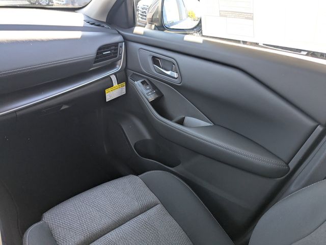 2026 Nissan Rogue SV photo 14