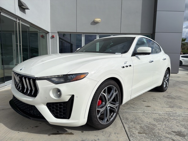 2022 Maserati Levante Base GT photo 2