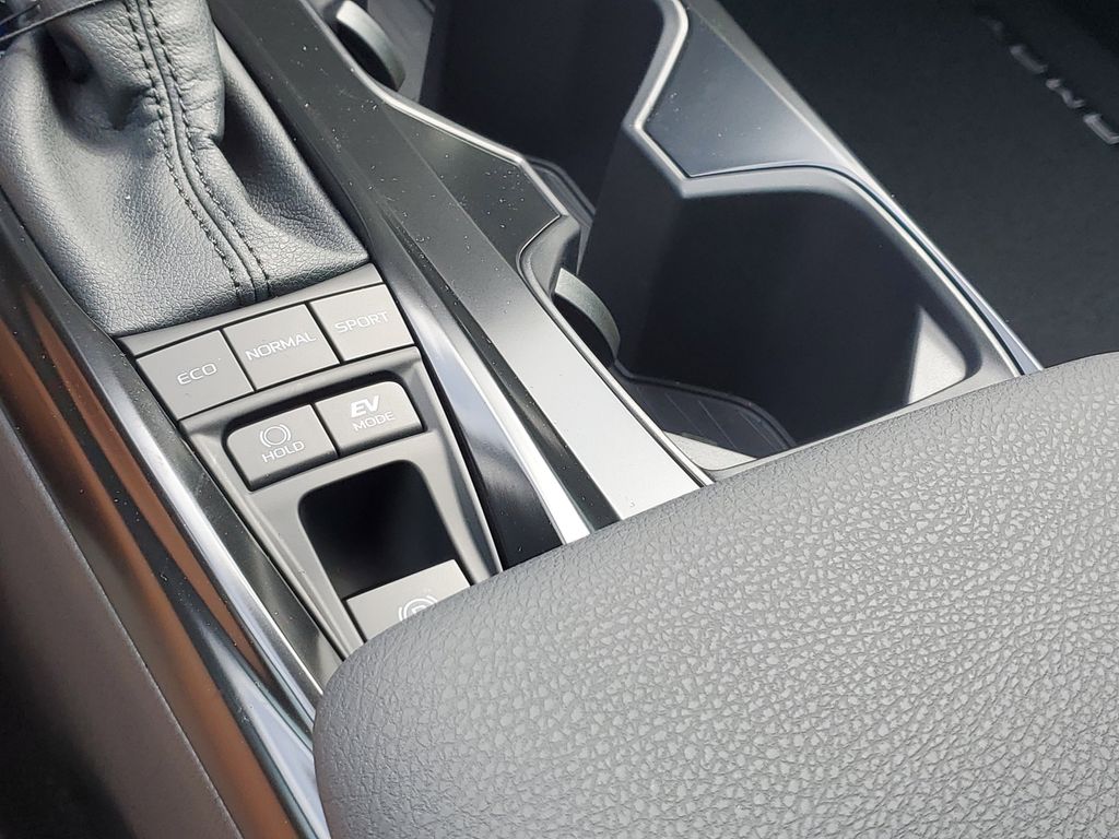 2025 Toyota Camry SE photo 26