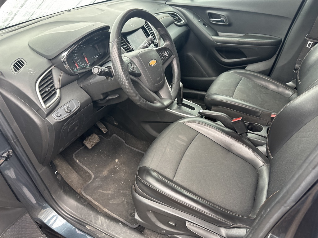 2022 Chevrolet Trax LT photo 3